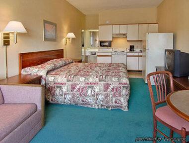 Howard Johnson By Wyndham Virginia Motel