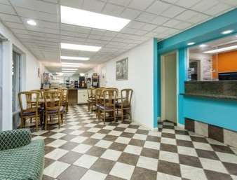 Howard Johnson By Wyndham Virginia Motel