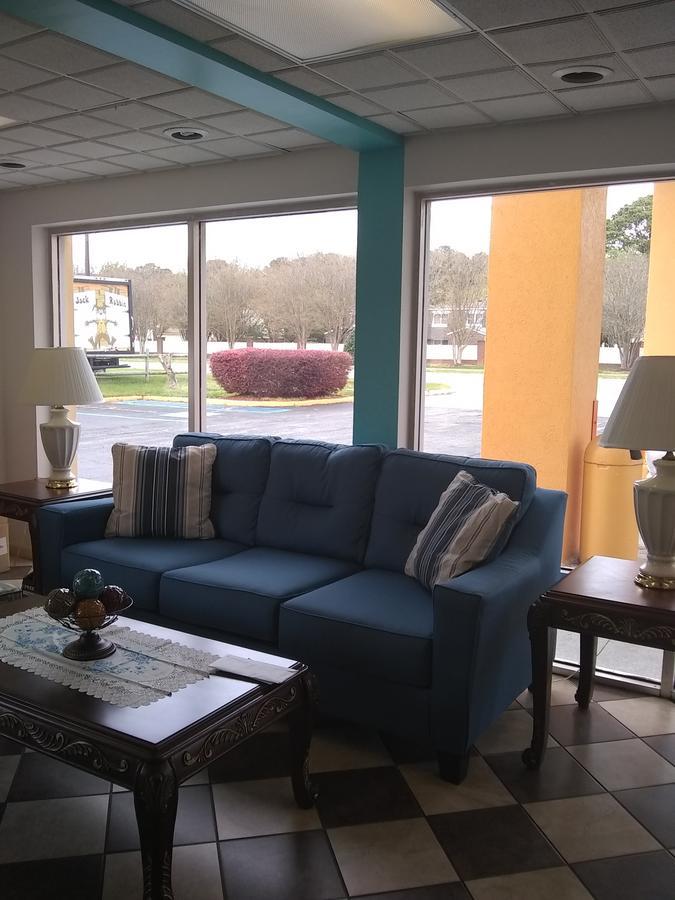 Howard Johnson By Wyndham